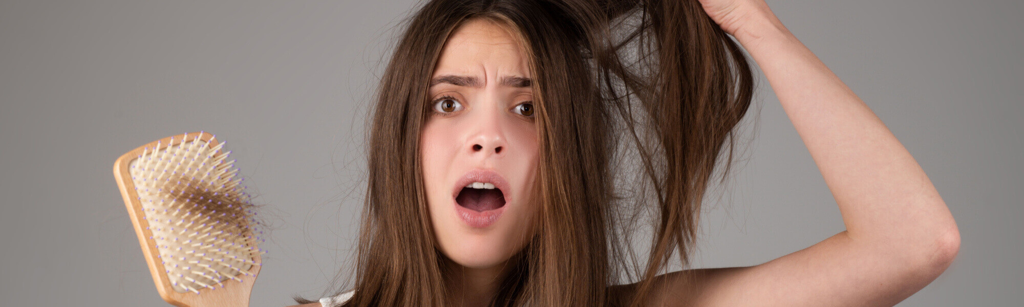 Wypadanie włosów — przyczyny, jakie badania wykonać i jak je zahamować?